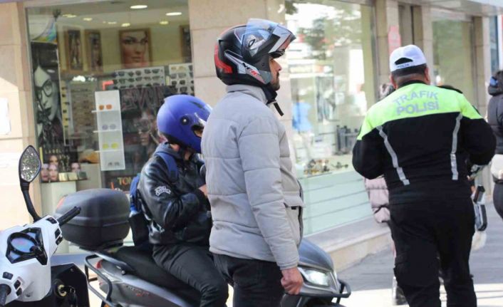 Kapalı caddeye motosikletle girenlere ceza yağdı