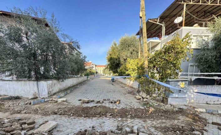 Karacasu’da yollar bakıma alındı