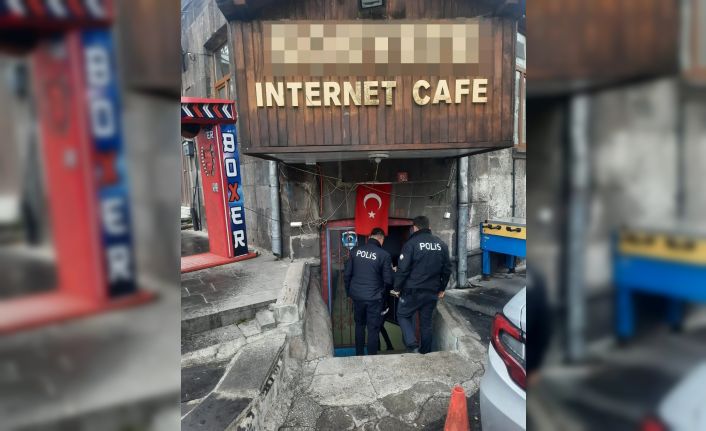 Kars’ta okullar bölgesinde polis denetimleri devam ediyor