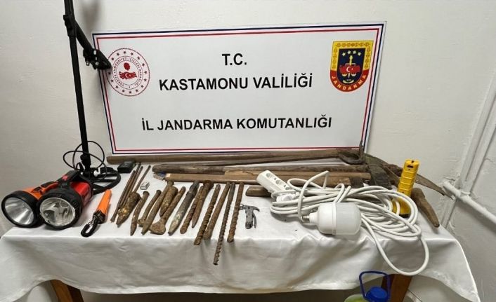 Kastamonu’da define avcıları suçüstü yakalandı