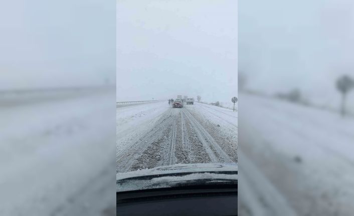 Kayseri-Malatya karayolu kardan ulaşıma kapandı