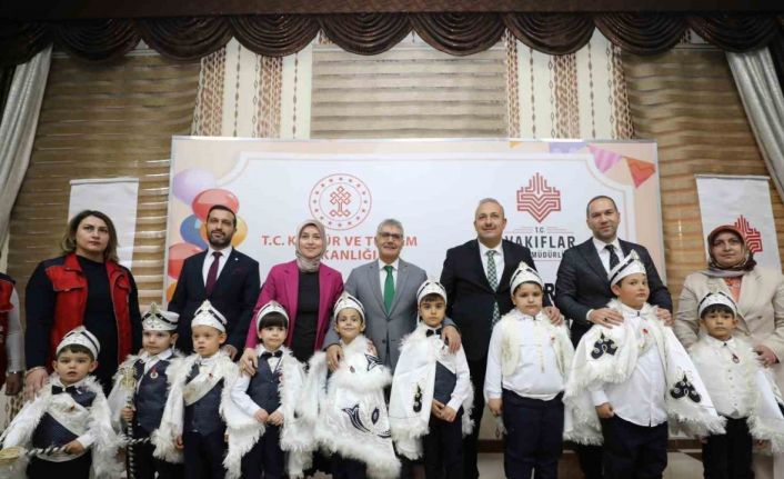 Kayseri Vakıflar Bölge Müdürlüğü, Niğde’de sünnet şöleni yaptı