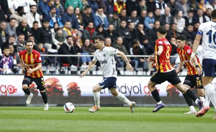 Kayserispor-Fenerbahçe maçını 16 bin 71 kişi izledi