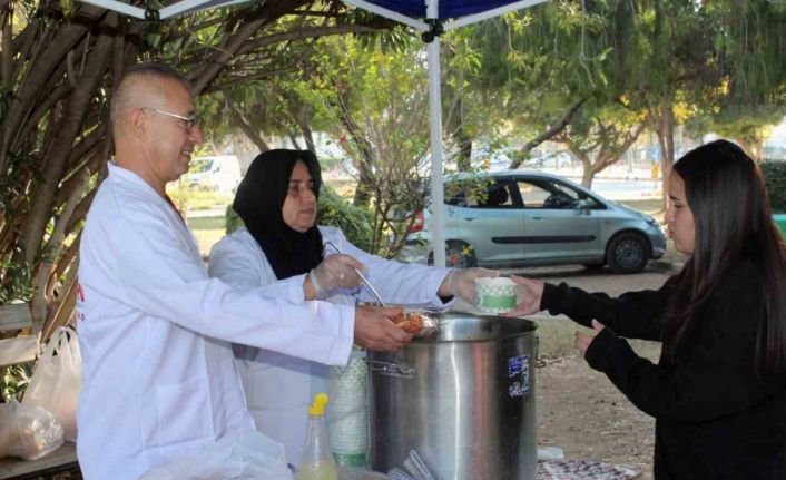 Kepez’den vize sınavına hazırlanan öğrencilere sıcak çorba