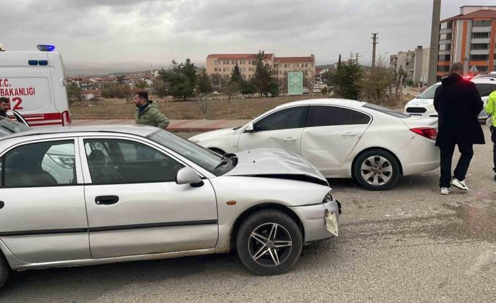 Keşan’da iki otomobilin çarpıştığı kazada 1 kişi yaralandı