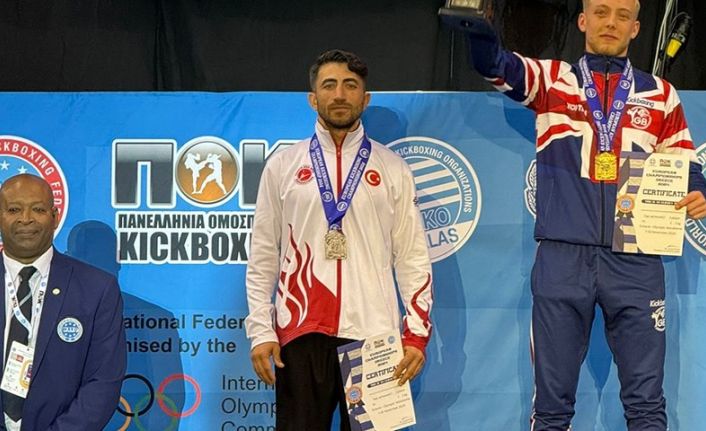 Kick Boks Büyükler Avrupa Şampiyonasında ETÜ’lü sporcudan gümüş madalya