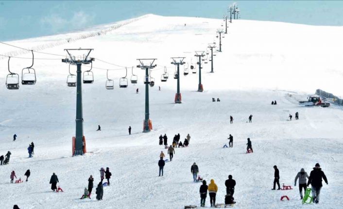 Kış turizminin gözdesi “Akdağ Kayak Merkezi” sezona hazır