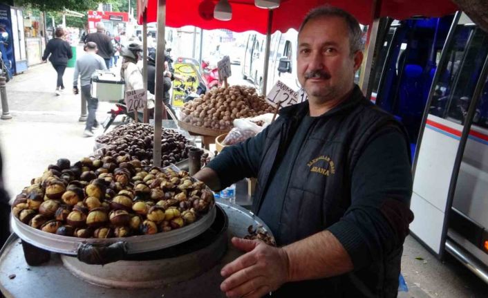 Kışın vazgeçilmez sokak tatlarından kestane kebap tezgahları kuruldu