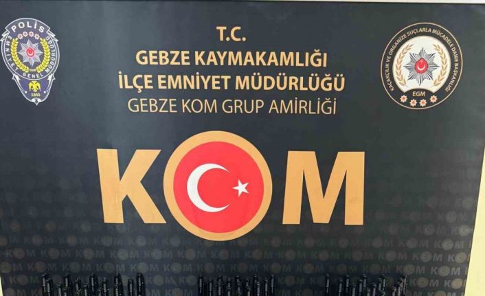 Kocaeli’de 98 tabanca sürgü takımı ele geçirildi