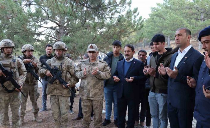 Komandolar Günyüzü ilçesinde arama tarama faaliyeti gerçekleştirdi