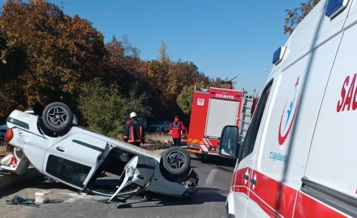 Kontrolden çıkan otomobil takla attı: 2 yaralı