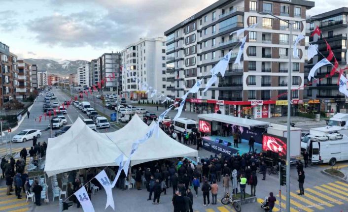 Korgeneral Zekai Aksakallı caddesi yoğun ilgiyle açıldı