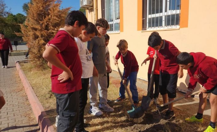 Köyceğiz’de bir iyilik bir fidan için pedal çevirdiler