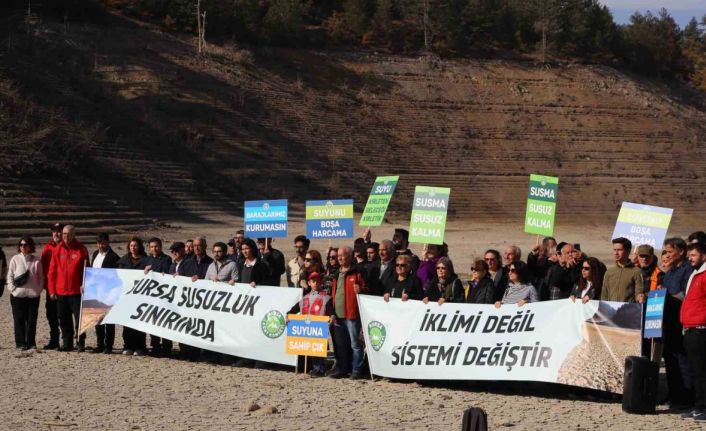 Kuruyan barajda basın açıklaması: Susuzluk kapıda