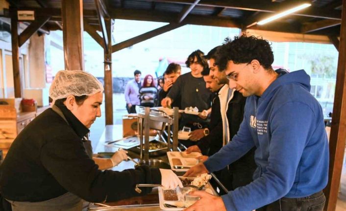 Kuşadası’nda üniversitelilerin yüzünü güldüren hizmet başladı