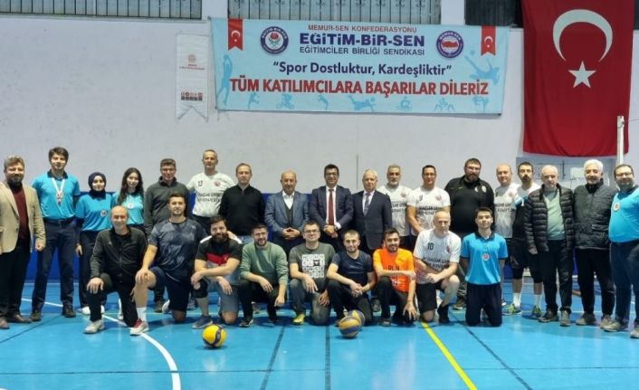 Kütahya’da ’eğitim çalışanları voleybol turnuvası’ başladı