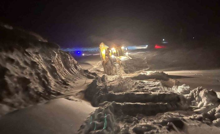 Mahsur kalan vatandaşı ekipler hastaneye yetiştirdi