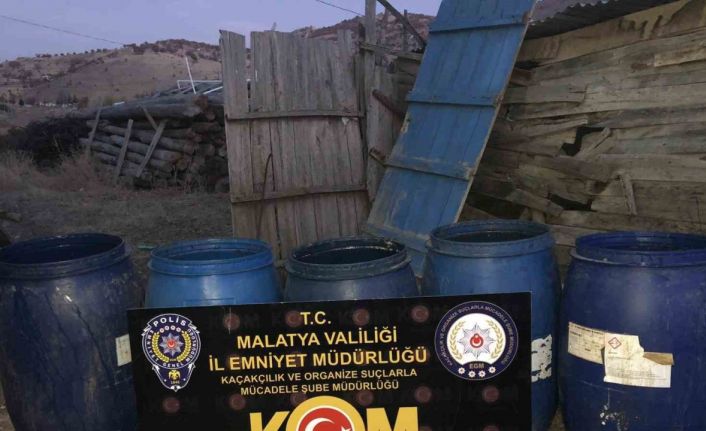 Malatya’da 4 bin 696 litre sahte alkol ele geçirildi