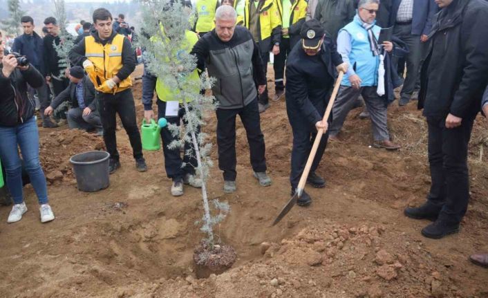 Malatya’da fidanlar toprakla buluştu