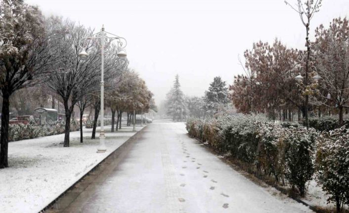 Malatya’da kar yağışı etkili oluyor