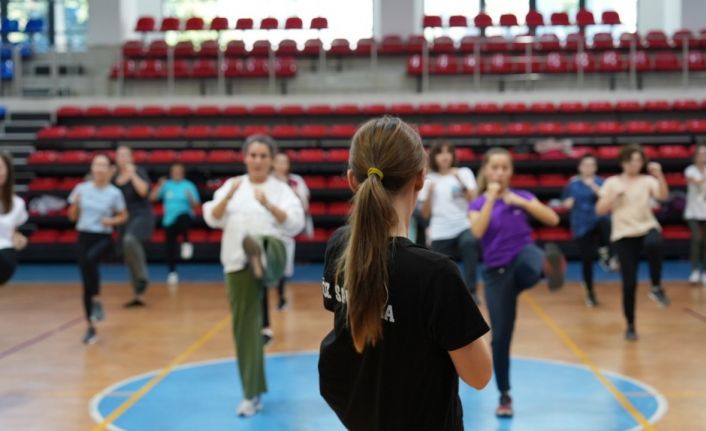 Maltepe Belediyesi’nden kadınlara spor ve savunma dersleri