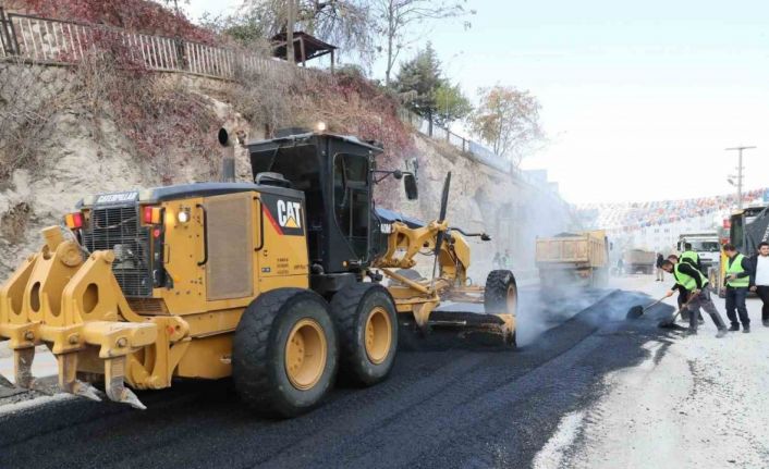 Mardin Büyükşehir Belediyesinden yol bakım ve onarım çalışmaları