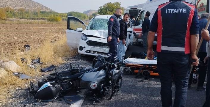 Mardin’de hafif ticari araç ile motosiklet çarpıştı: 2 yaralı