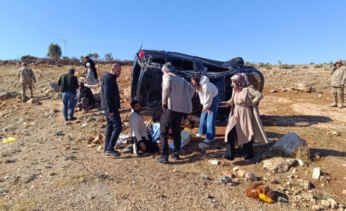 Mardin’de otomobil takla attı: 3 ölü, 5 yaralı