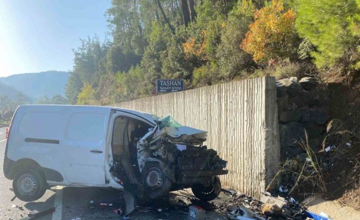 Marmaris’teki trafik kazasında iki çocuk hayatını kaybetti