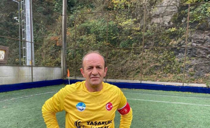 Masterler Futbol oyuncusu sahada kalp krizi geçirerek hayatını kaybetti