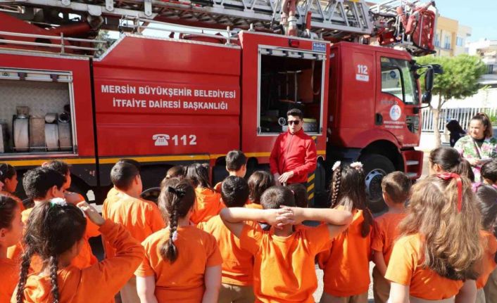 Mersin İtfaiye Teşkilatı öğrencileri ağırladı