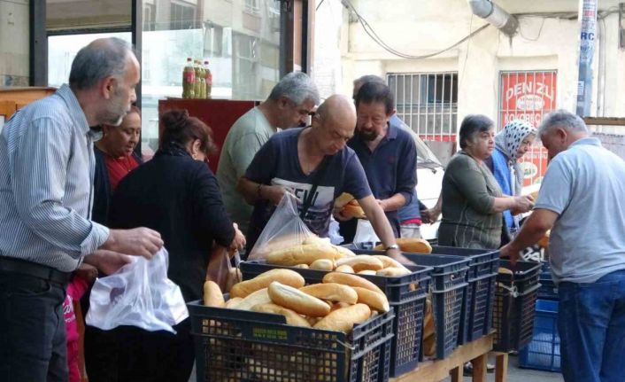 Mersin’de 4 liralık ekmek ’kapış kapış’ gidiyor