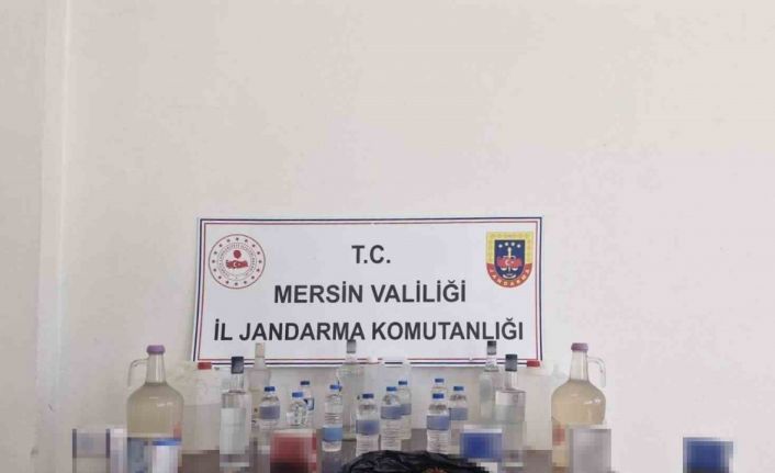 Mersin’de kaçak makaron ve sahte içki ele geçirildi