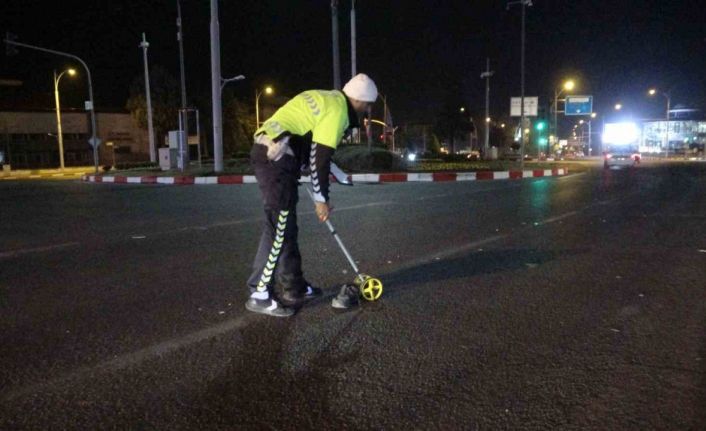 Minibüsün çarparak ölümüne neden olduğu gençten geriye ayakkabısı kaldı