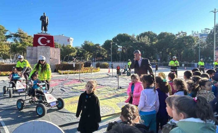 Mobil Trafik Eğitim Tırı Muğla’da öğrencilere trafik bilincini aşılayacak