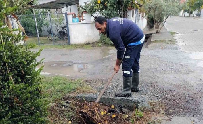 Muğla Büyükşehir ekiplerinden su baskınlarına anında müdahale