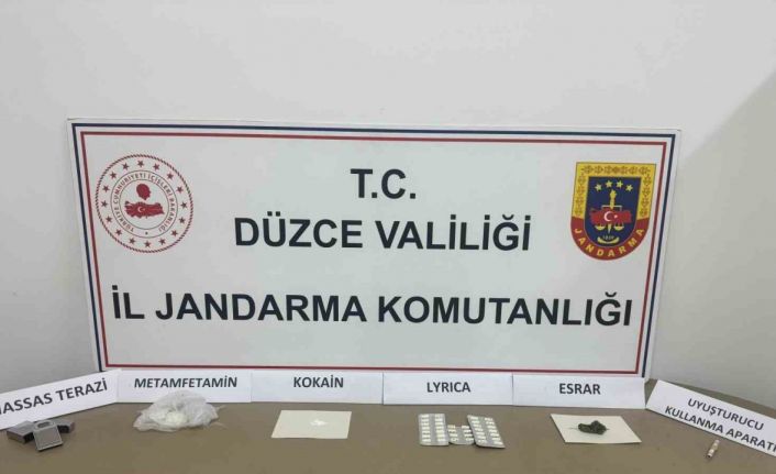 Narkotik köpeği ile evde yapılan aramada uyuşturucu ele geçirildi