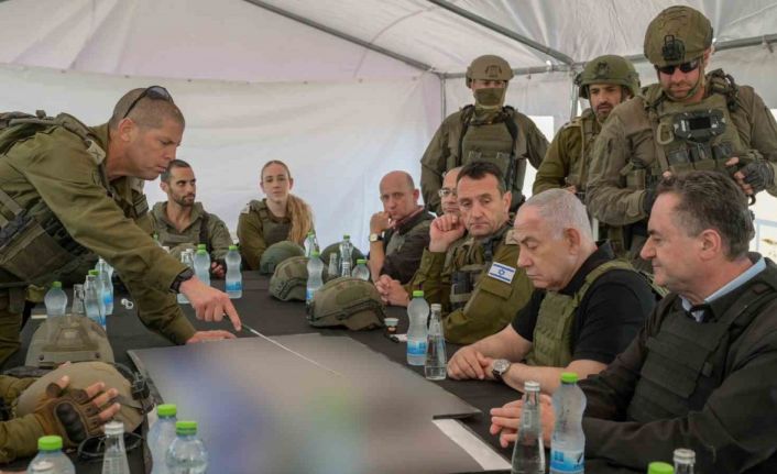 Netanyahu, Gazze’yi ikiye bölen Netzarim Koridoru’na gitti