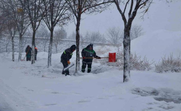 Nevşehir’de kar mesaisi başladı