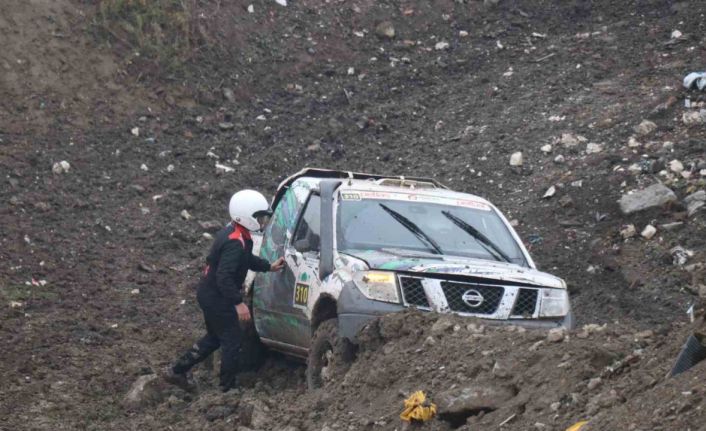 Off-road yarışlarının ‘seyirci’ etabı adeta nefes kesti