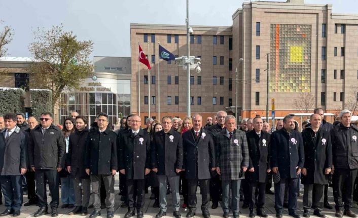 Öğretmenler Günü için çelenk sunma töreni yapıldı