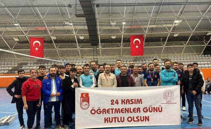 Öğretmenler Günü Voleybol Turnuvası’nın şampiyonu belli oldu