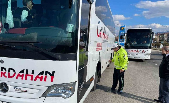 Oltu polisinden kış lastiği kontrolü