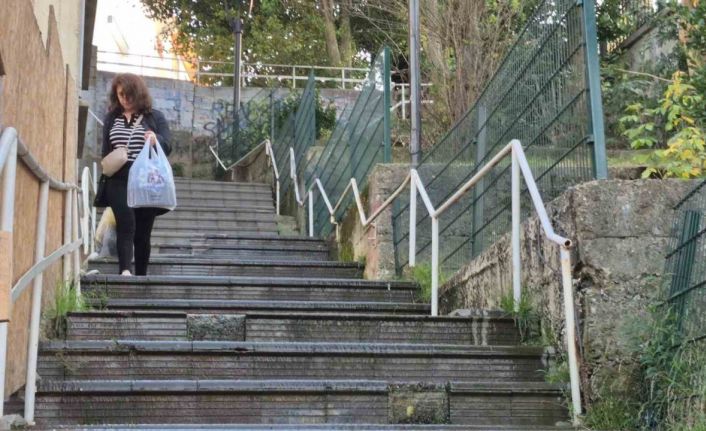 Rögar tıkandı, merdivenler şelaleye döndü