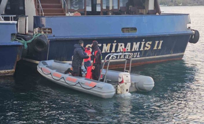 Rumeli Hisarı’nda balık tutan 2 arkadaş denize düşüp kayboldu