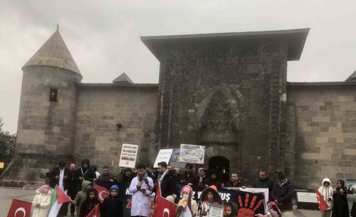 Sağlık çalışanları protestolarını 52’ncü haftada sürdürdü