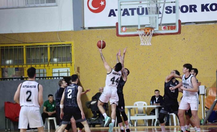 Sakarya Büyükşehir basket takımı İstanbul ekibini ağırlıyor