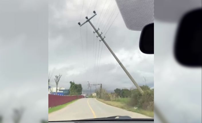 Sakarya’da fırtına hayatı olumsuz etkiledi