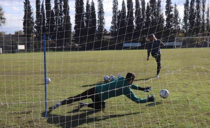 Sakaryaspor, Marmara derbisinin hazırlıklarını sürdürüyor