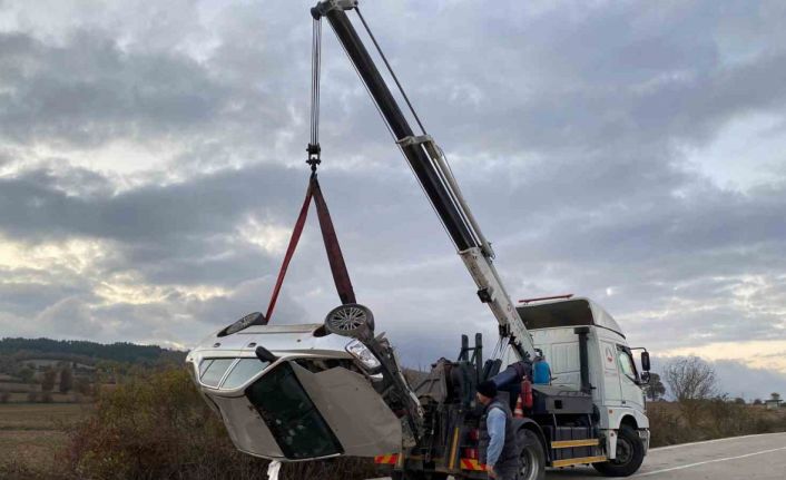 Samsun’da kontrolden çıkan otomobil 4 takla attı: 2 yaralı